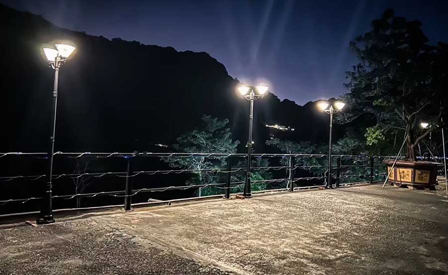 Brands of lights for scenic areas