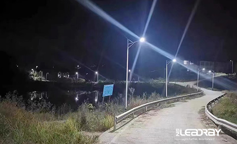 مصباح شمسي خارجي عالي الطاقة الكل في واحد 100 واط 200 واط 300 واط مصابيح شوارع شمسية LED