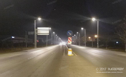 فازت شركة Leadray Hot Model Product-60W Solar Street Lamp بمناقصة مشروع Jining Freeway Outlet Main Road