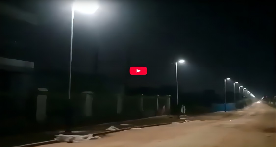 مصباح طريق خارجي بهيكل من الألومنيوم الكل في واحد، مصباح شارع مدمج يعمل بالطاقة الشمسية