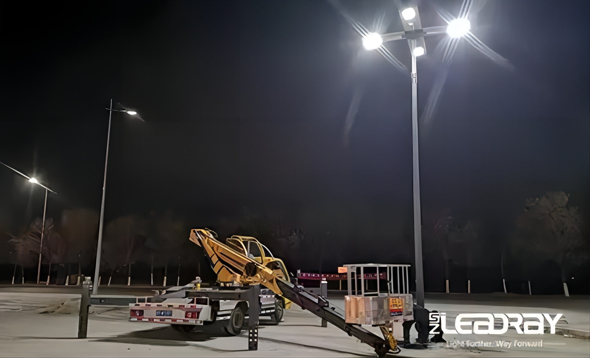 إضاءة الشوارع بالطاقة الشمسية المتكاملة من Leadray في معرض Light Middle East 2023 في Roadway