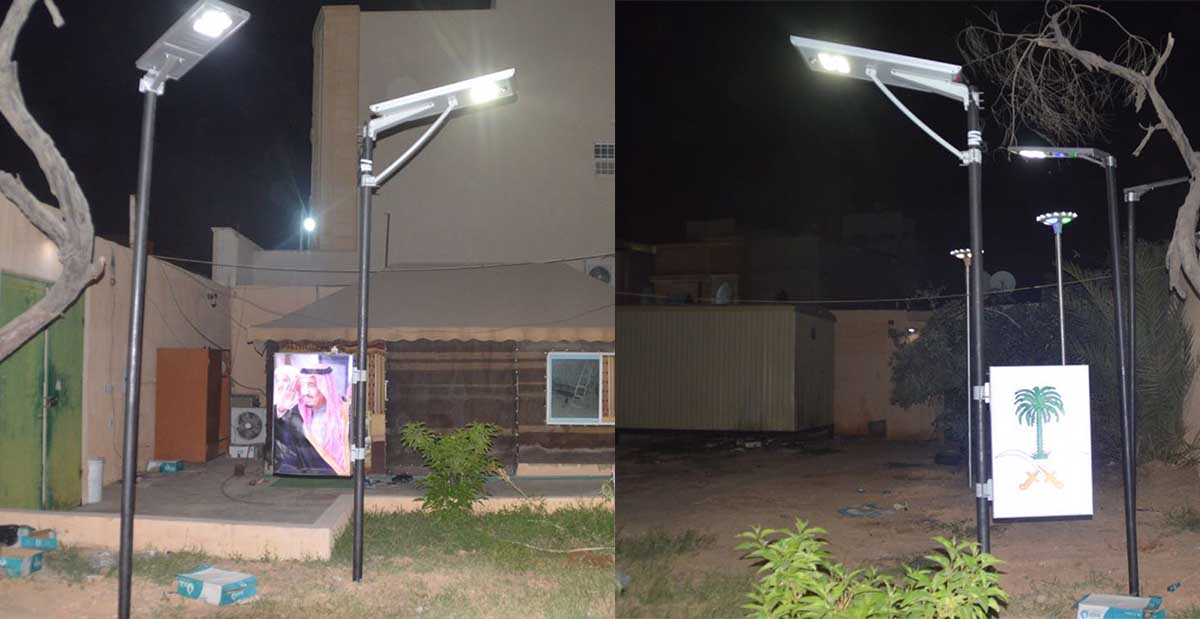 Brightness-adjustable advertising streetlights