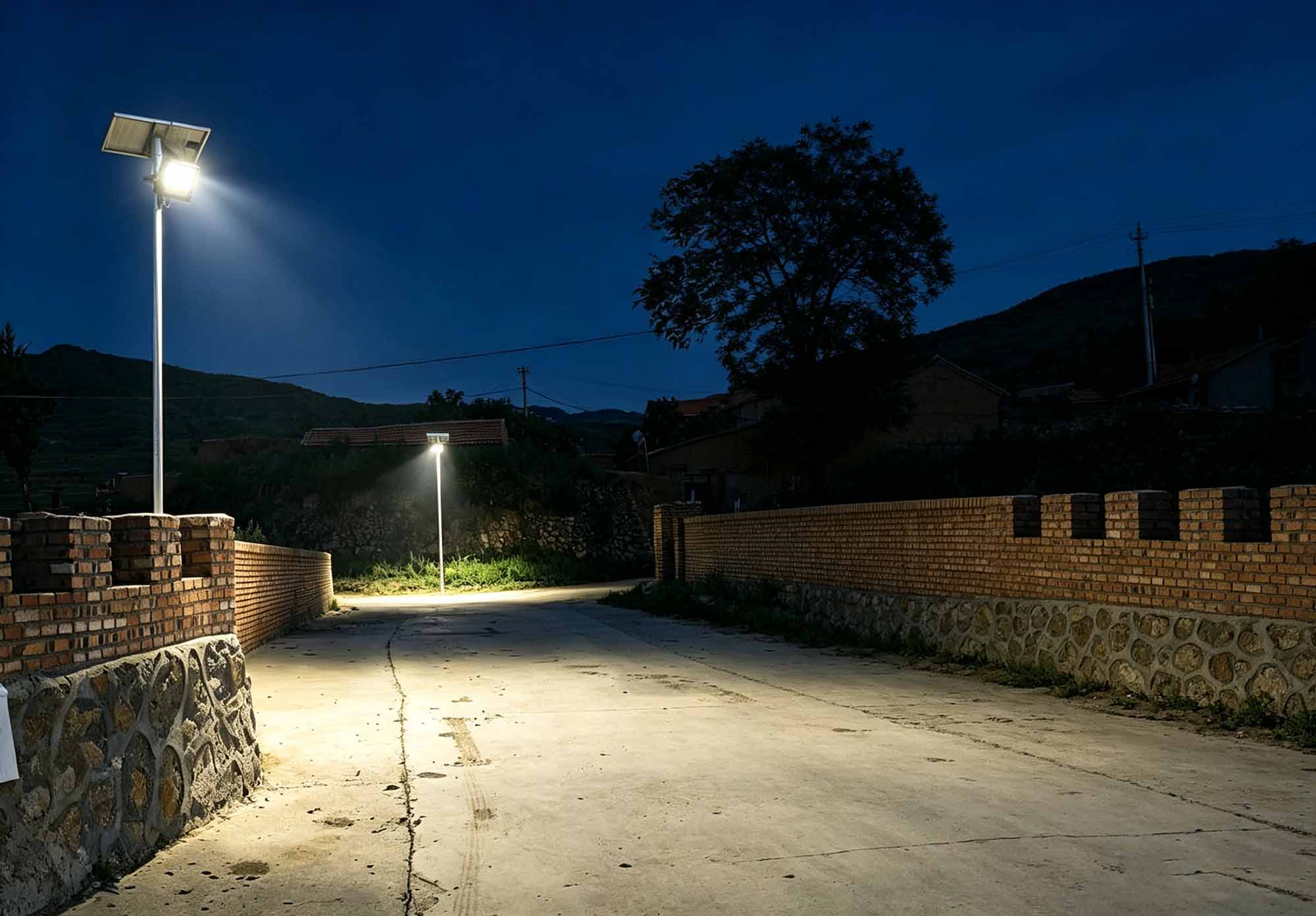 Solar floodlights