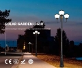 عمود إضاءة LED عالي الارتفاع مقاوم للماء لحديقة الفناء والمسارات الخارجية يعمل بالطاقة الشمسية